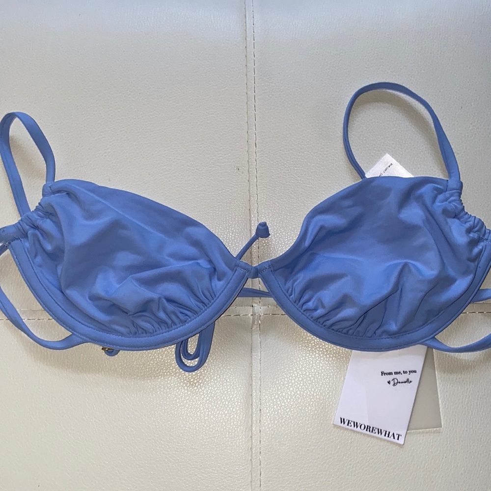 COPY - NWT WeWoreWhat Ruched underwire top. Powder blue